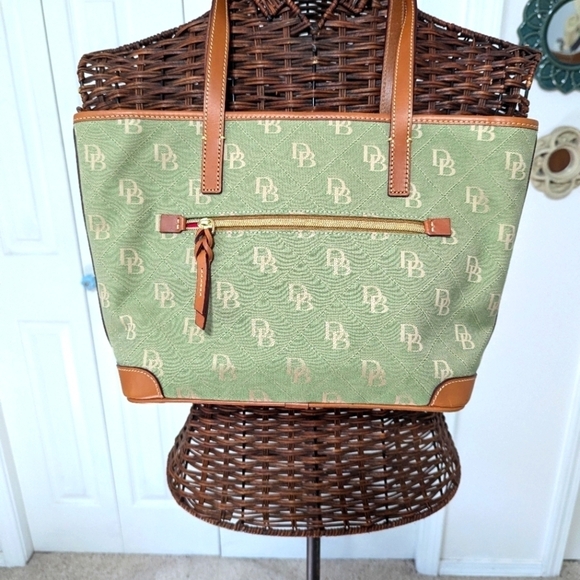 NWOT Dooney Bourke Max Quilt Charleston/Gretta Tote - Picture 5 of 9